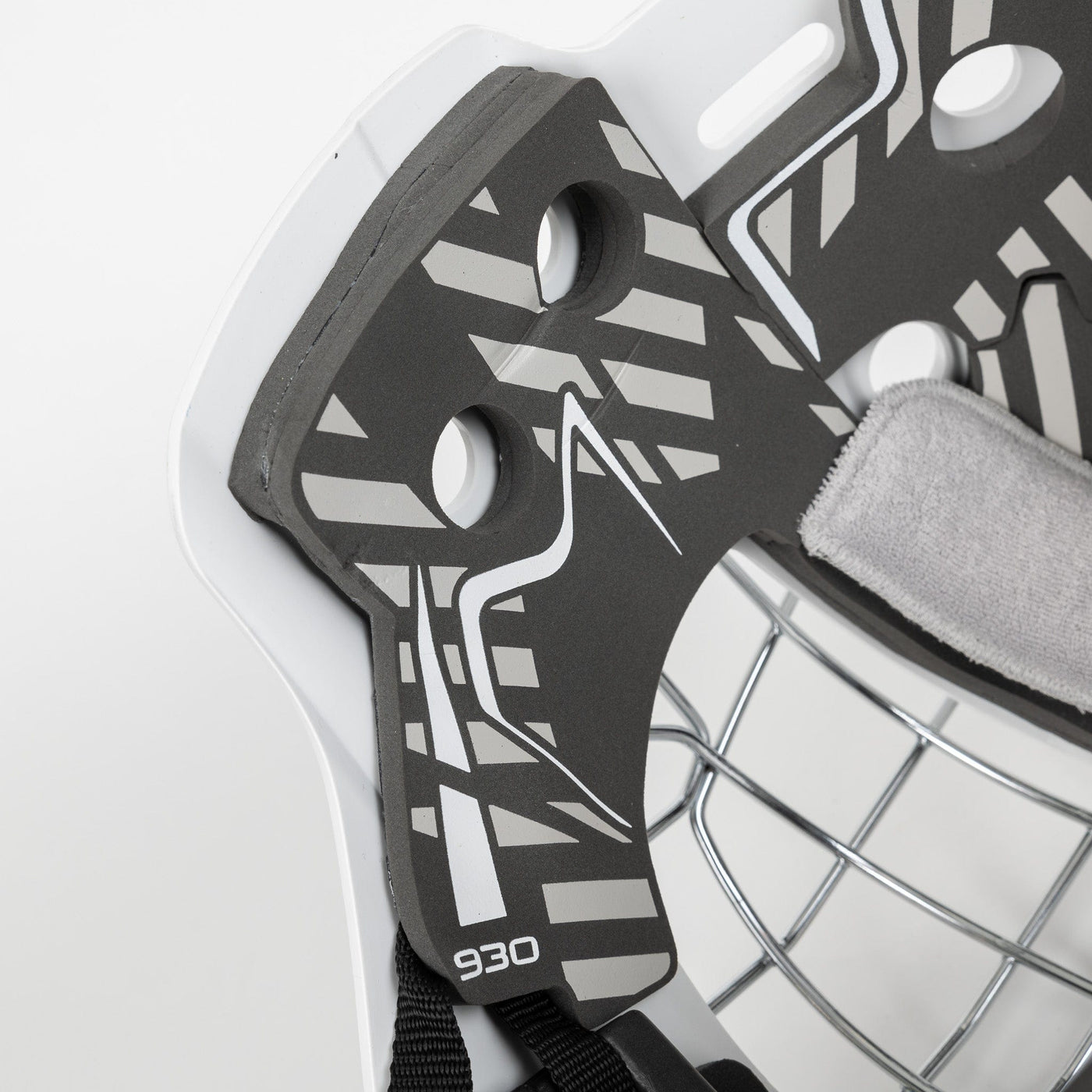 Bauer 930 Senior Goalie Mask - 2024 - TheHockeyShop.com