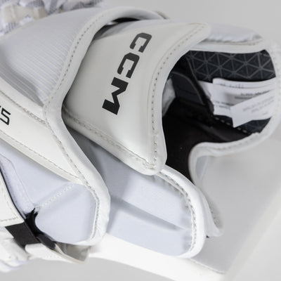 CCM Axis F5 Junior Goalie Catcher - SDC - TheHockeyShop.com