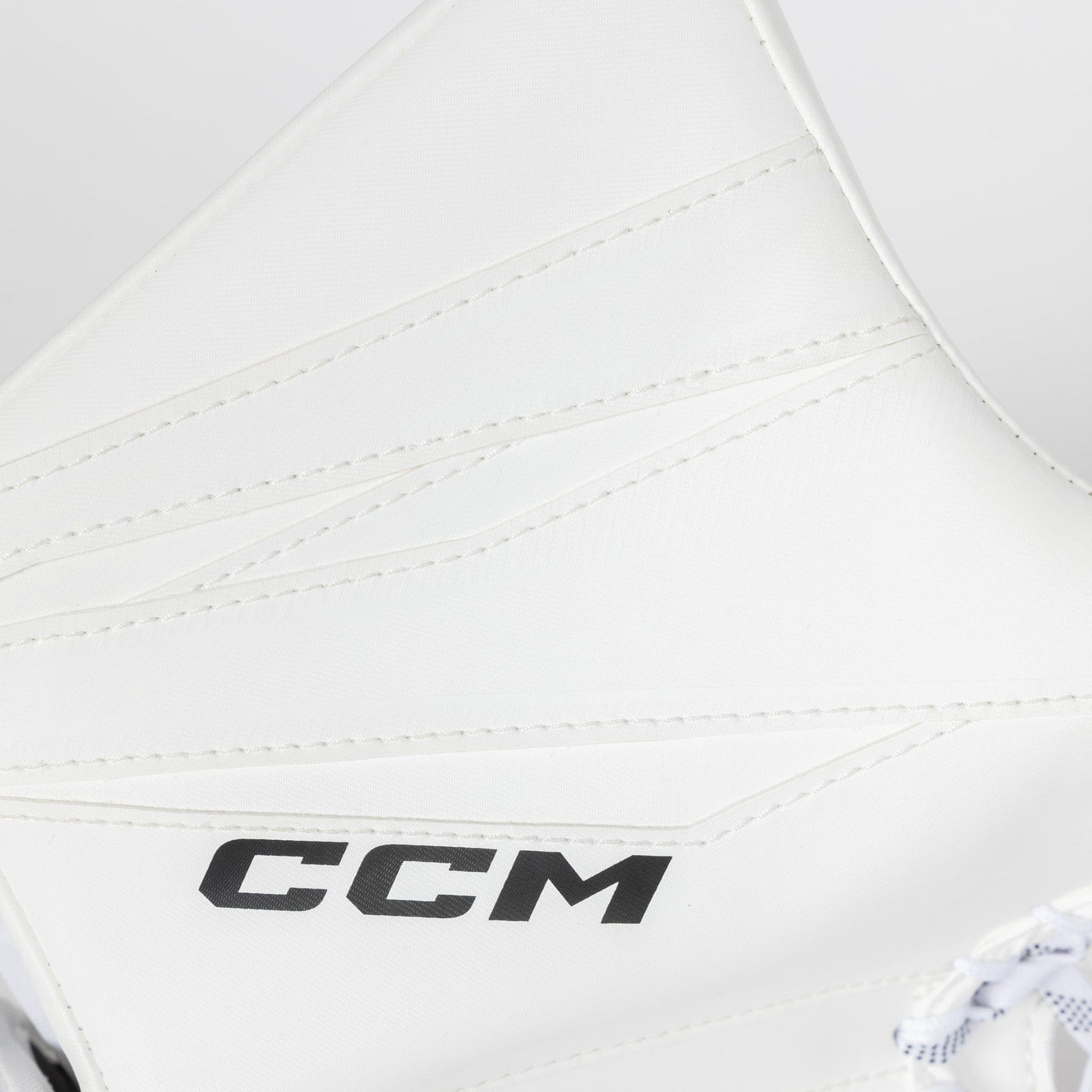 CCM Axis F5 Junior Goalie Catcher - SDC - TheHockeyShop.com