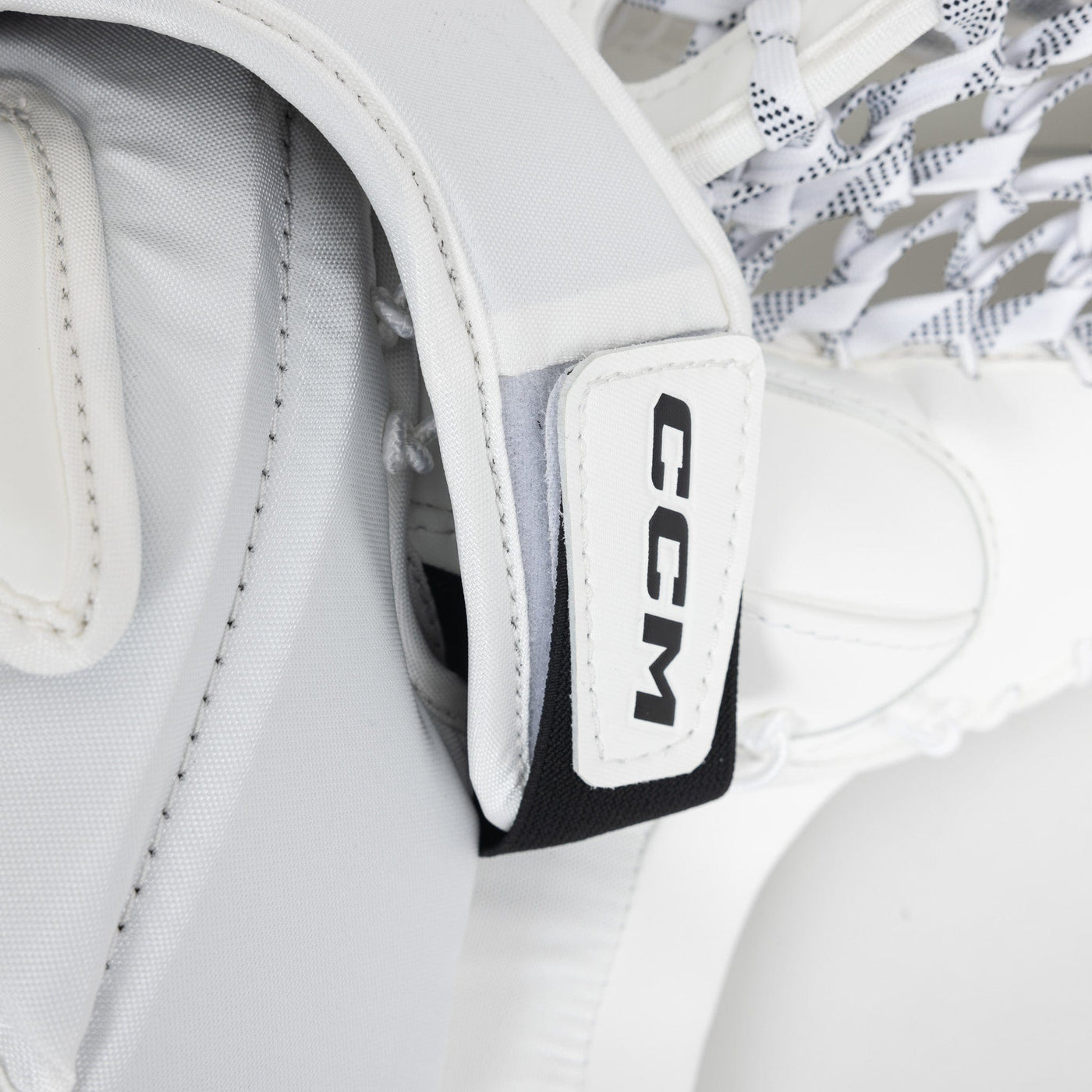 CCM Axis F9 Senior Goalie Catcher - SDC - TheHockeyShop.com