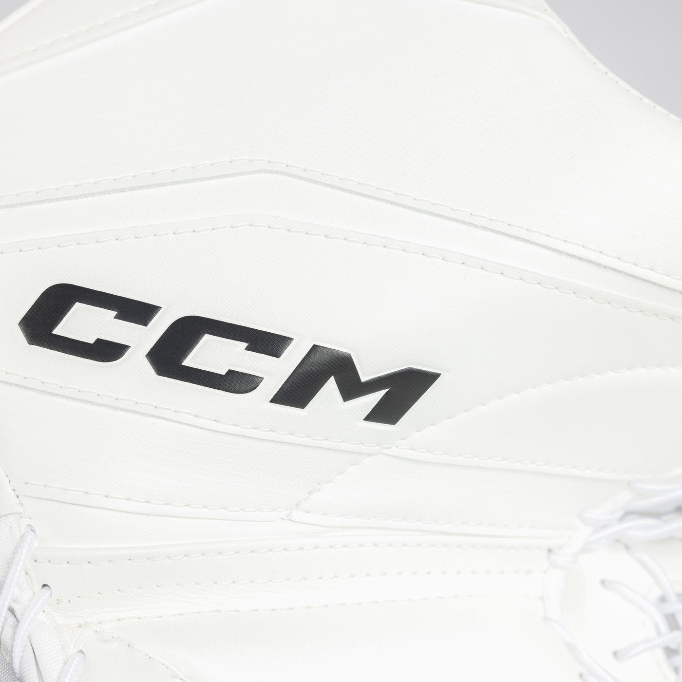 CCM Extreme Flex 6 Senior Goalie Catcher 581 - The Hockey Shop Source For Sports