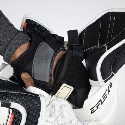 CCM Extreme Flex 6 Senior Goalie Catcher 581 - The Hockey Shop Source For Sports