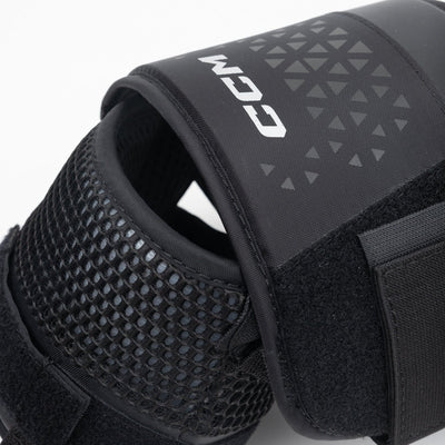 CCM Axis XF Intermediate Knee Pads - TheHockeyShop.com