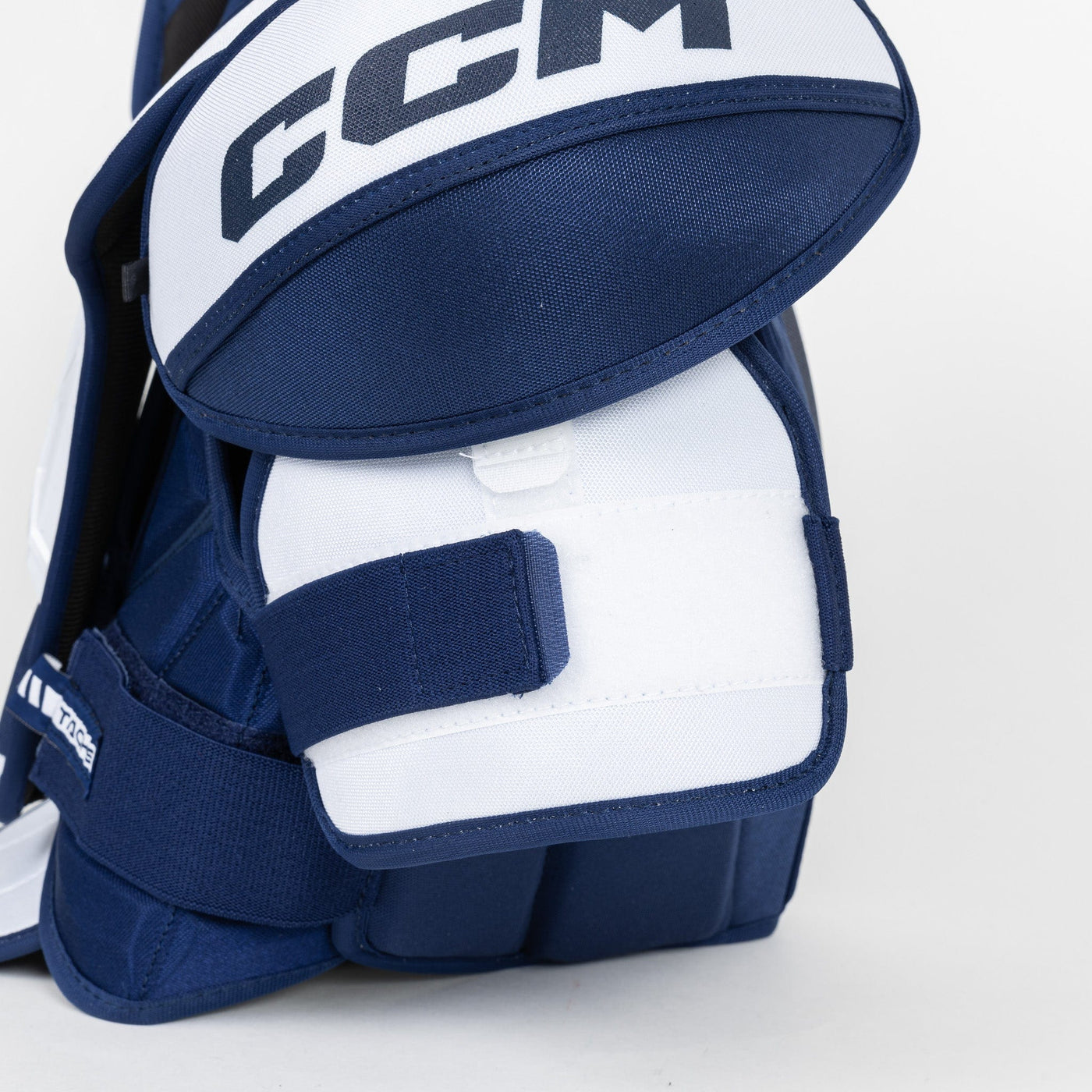 CCM Tacks Vector Plus Senior Hockey Shoulder Pads - 2024 - TheHockeyShop.com