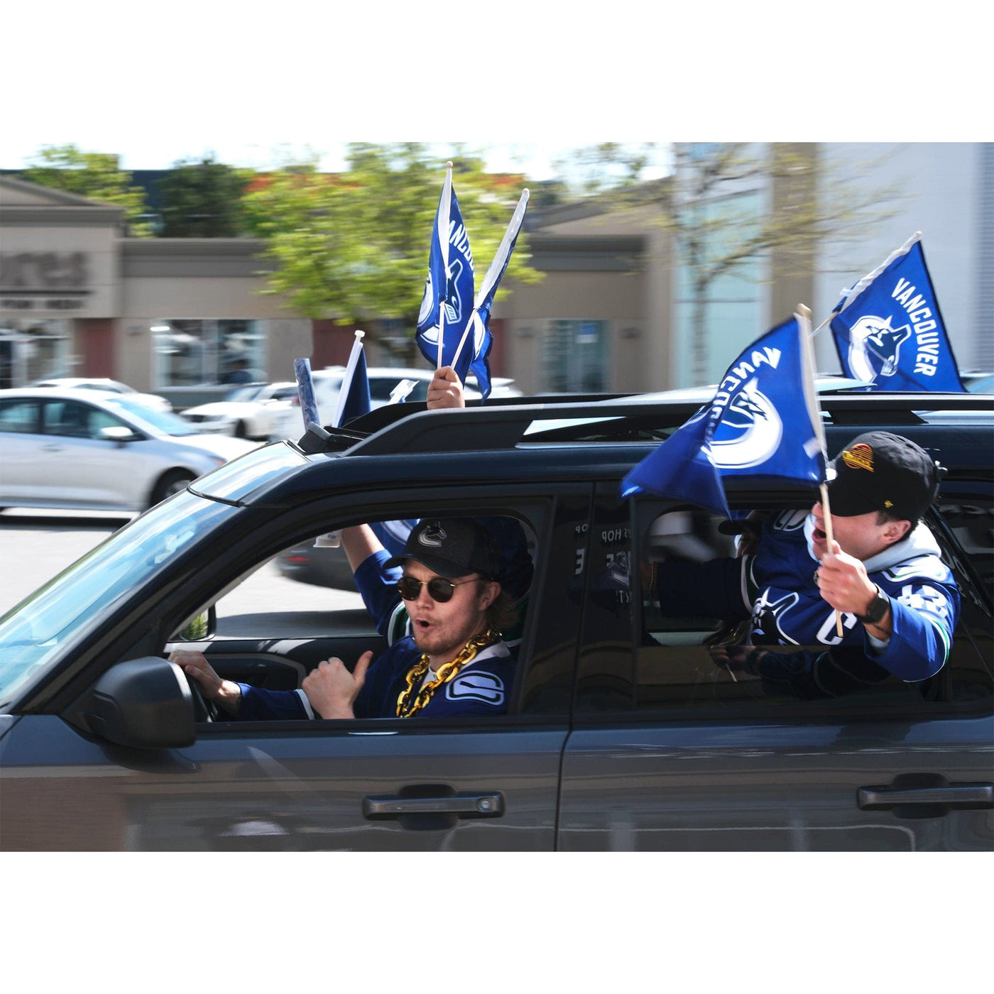 NHL Car Flag - Vancouver Canucks Orca - TheHockeyShop.com