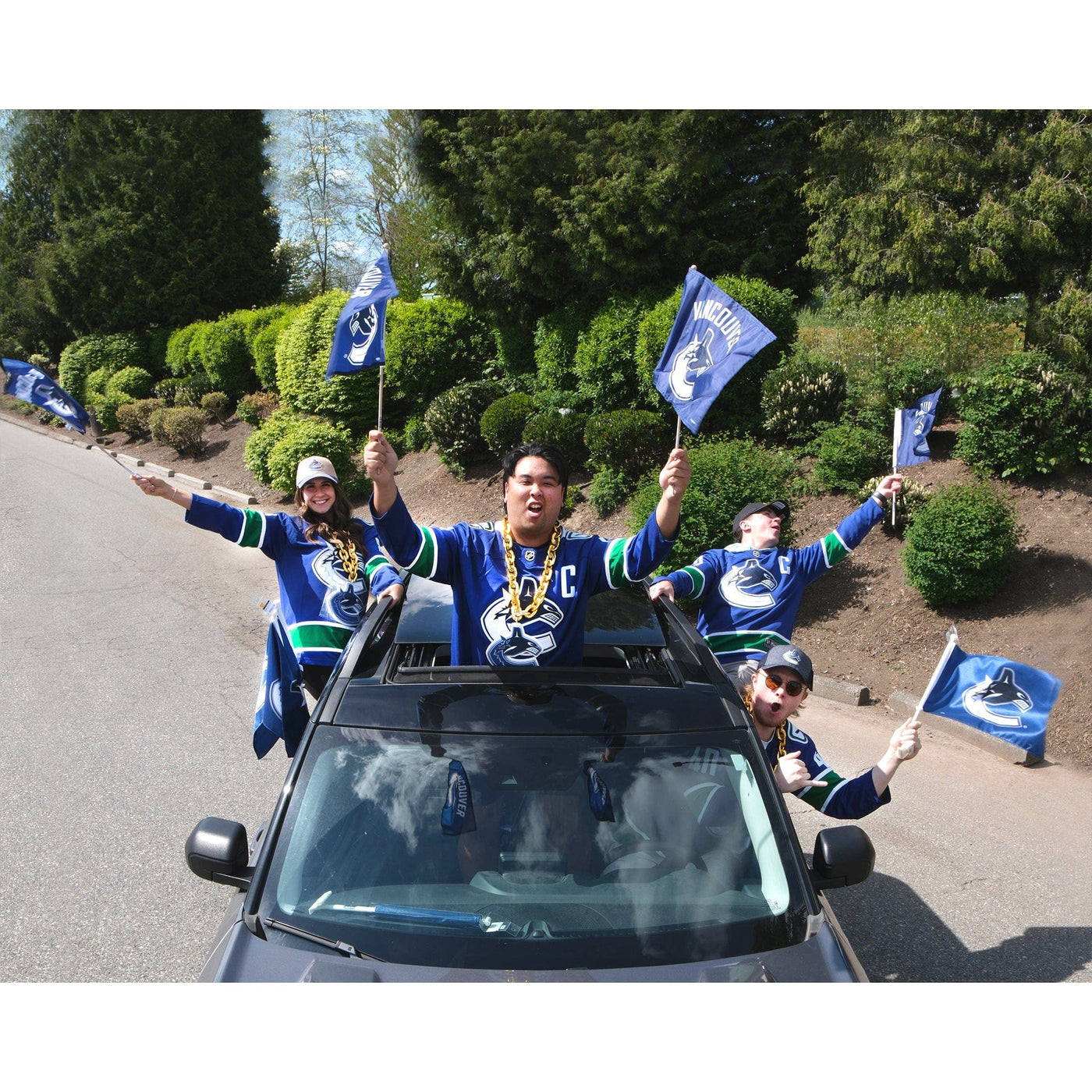 NHL Car Flag - Vancouver Canucks Orca - TheHockeyShop.com