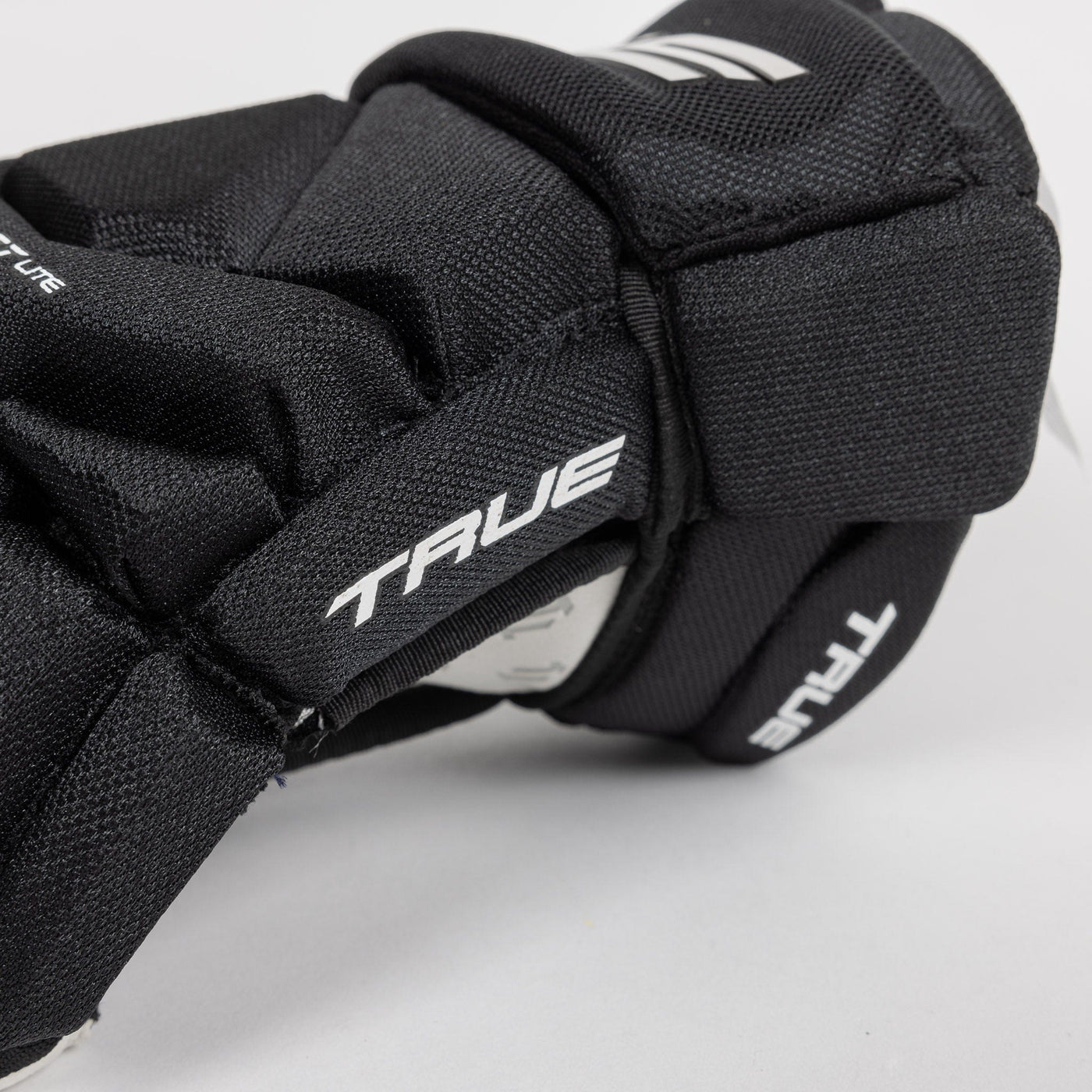 TRUE Catalyst Lite Senior Hockey Glove - The Hockey Shop Source For Sports