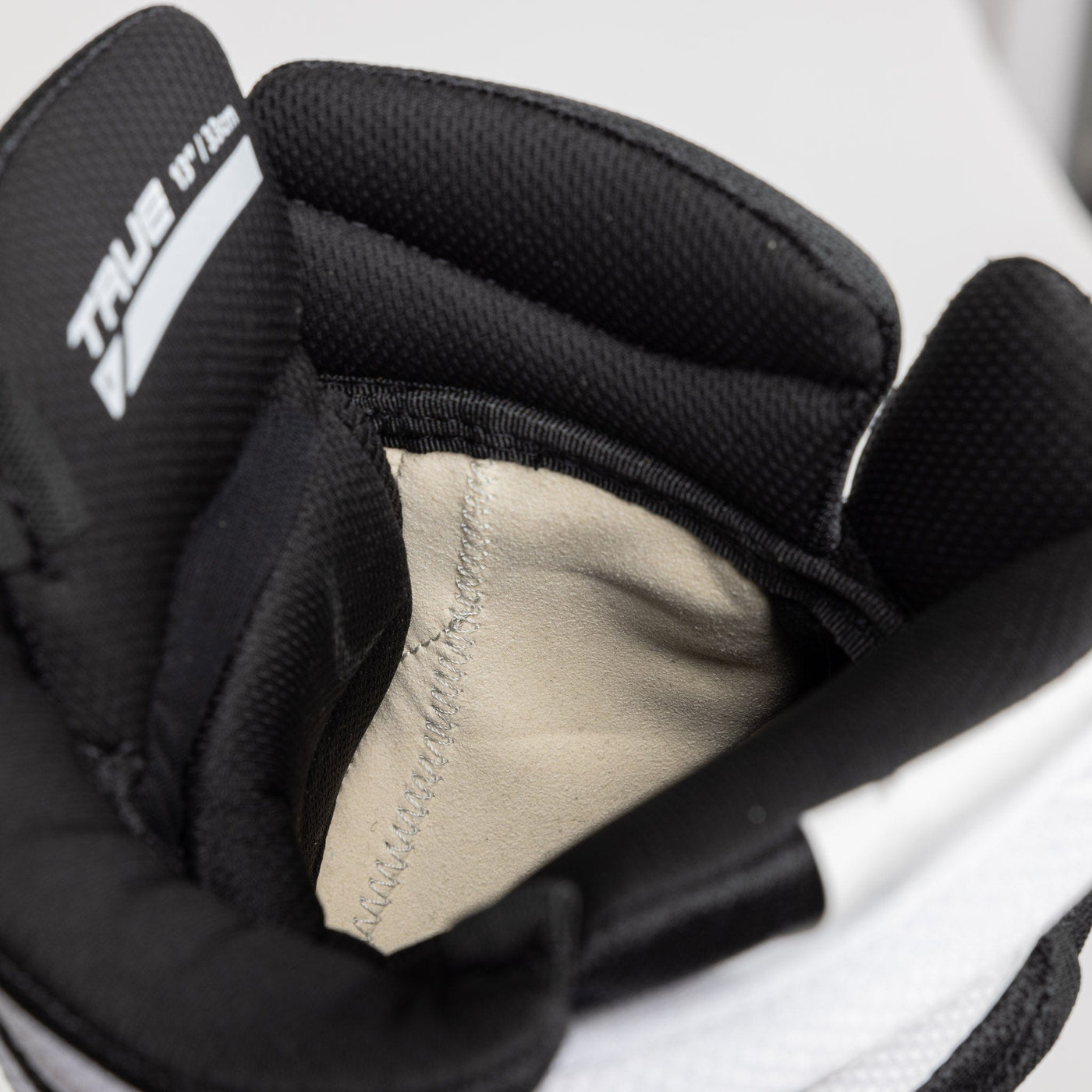 True Catalyst Pro Senior Hockey Glove - The Hockey Shop Source For Sports