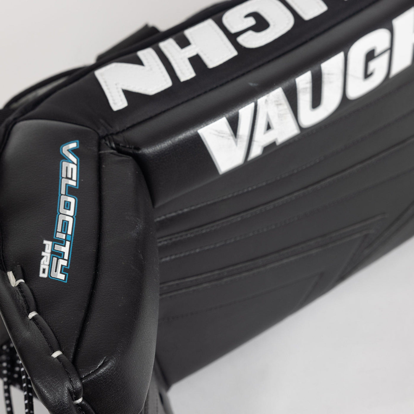 Demo Vaughn Velocity V9 Pro Senior Goalie Leg Pad - TheHockeyShop.com