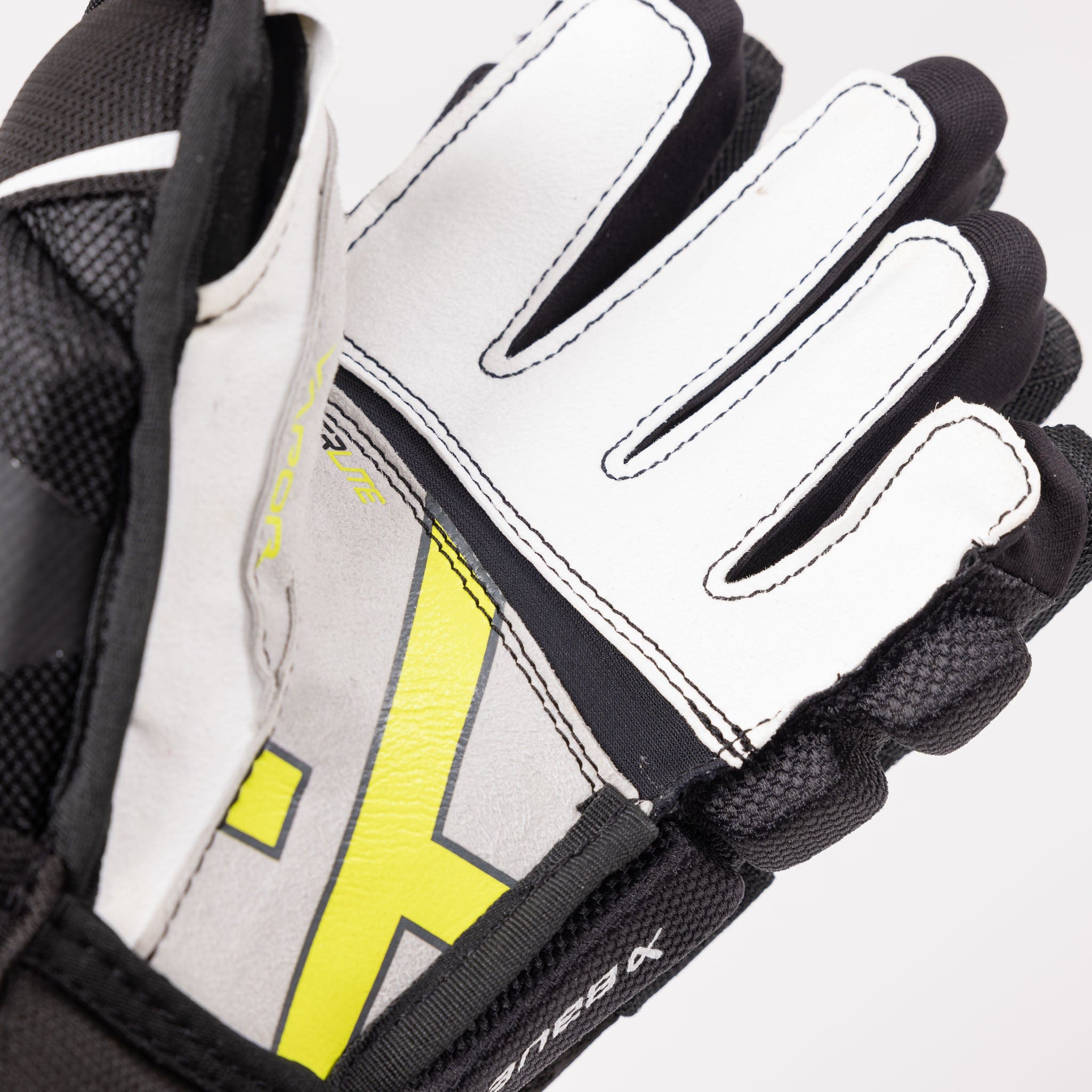 Bauer Vapor Hyperlite Junior Hockey Gloves - The Hockey Shop Source For Sports