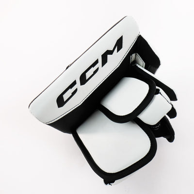 CCM Axis 2.9 Intermediate Goalie Blocker