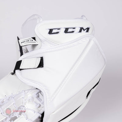 CCM Extreme Flex 5 Senior Goalie Catcher - 590 Break Angle