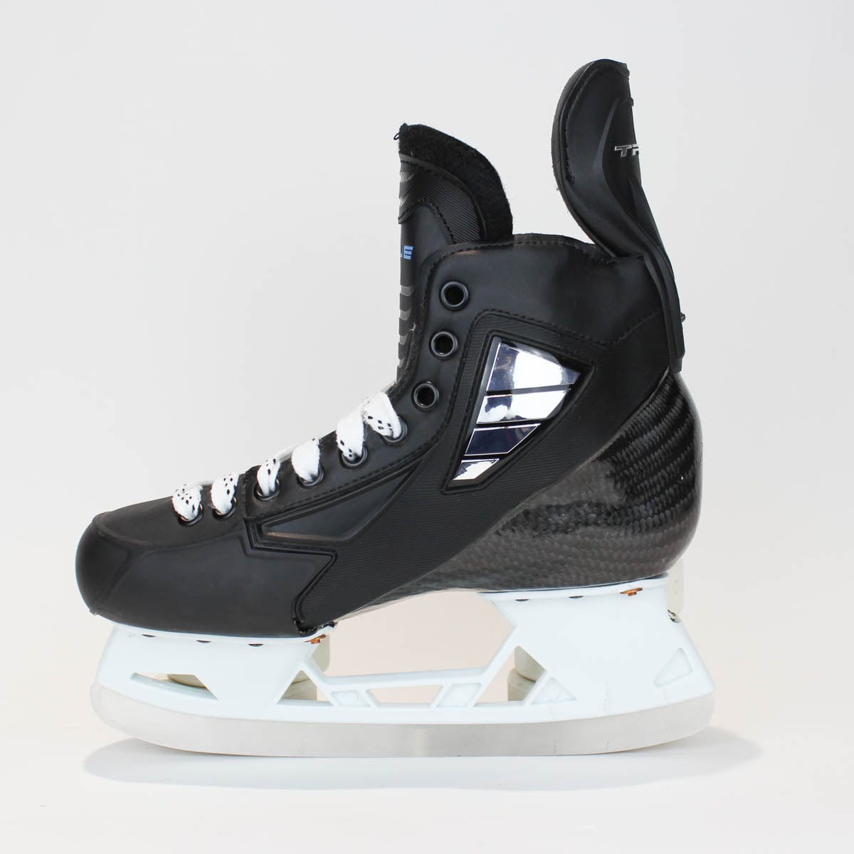 TRUE Player Junior Hockey Skates - Pro Stock - VH Holder - Size 5