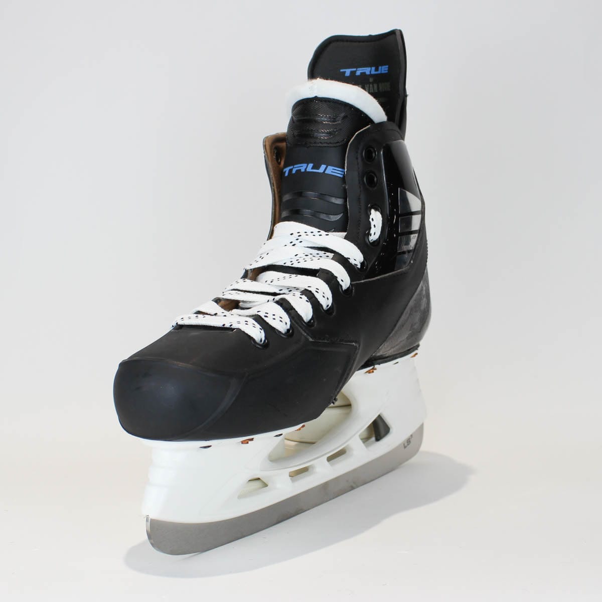 TRUE Player Senior Hockey Skates - Pro Stock - Edge Holder - Beige Liner - Size 9