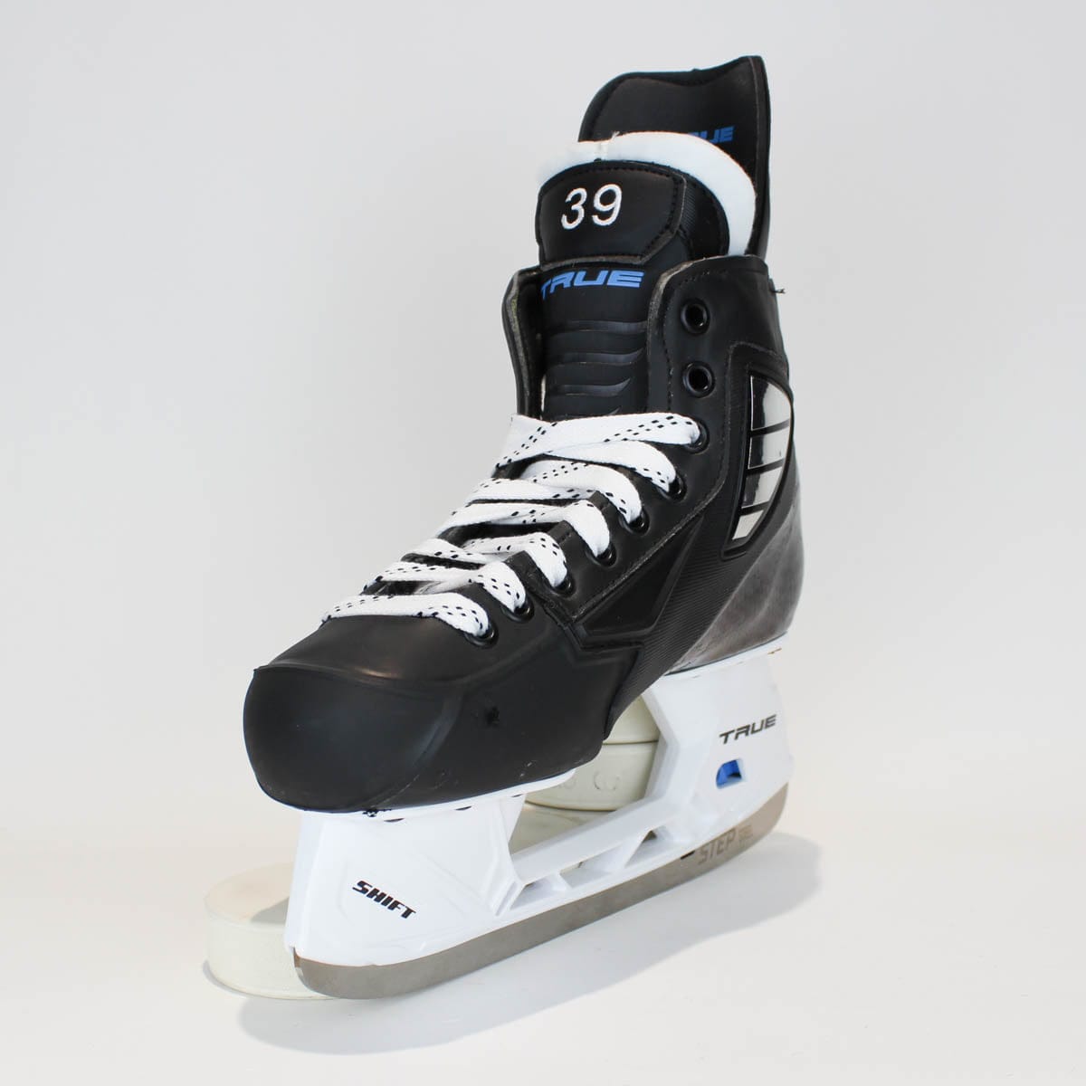 TRUE Player Senior Hockey Skates - Pro Stock - Shift Holder - "39" - Size 6