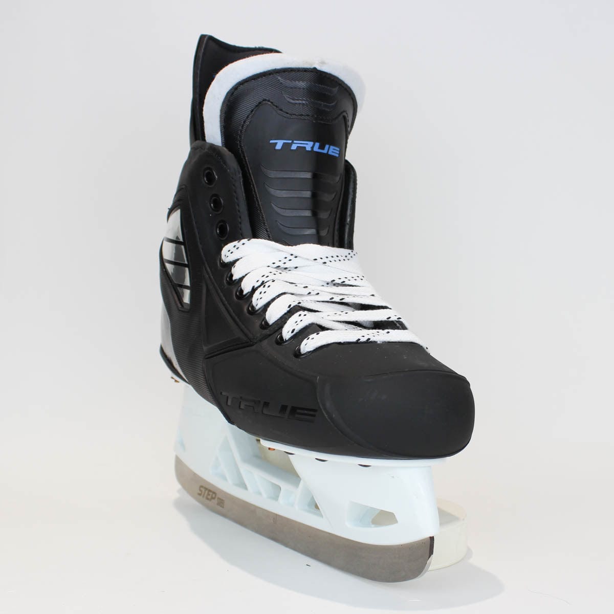 TRUE Player Senior Hockey Skates - Pro Stock - VH Holder - White Felt Tongue - Size 7